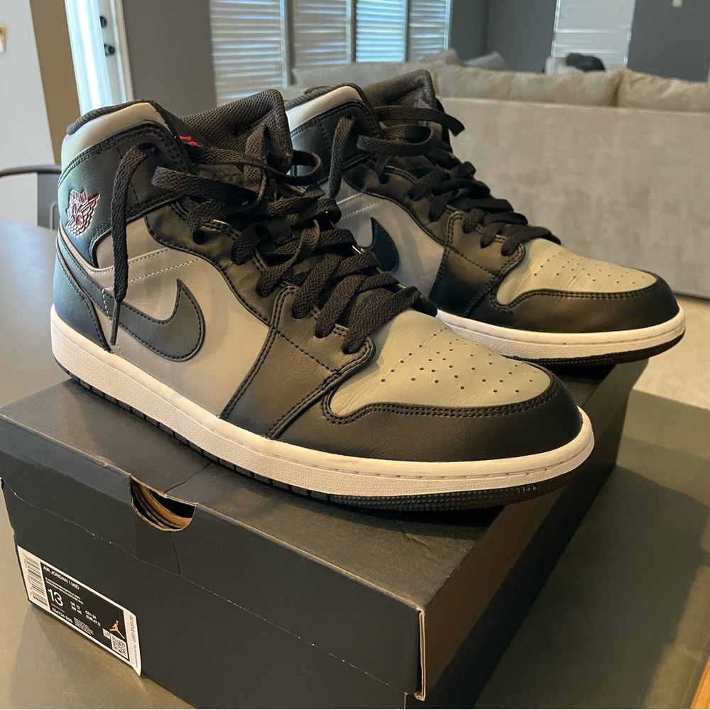 Jordan 1 mid size 13
